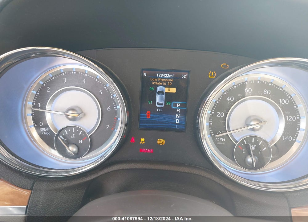 2014 CHRYSLER 300C VIN: 2C3CCAEG0EH337131
