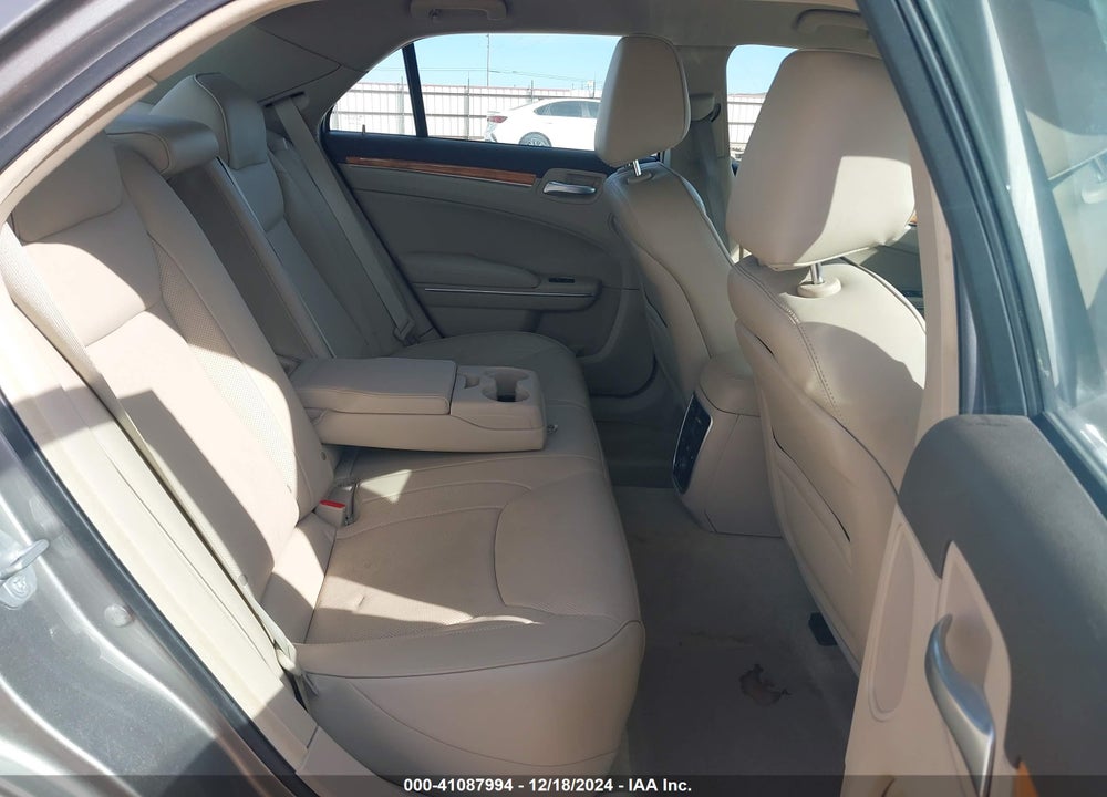 2014 CHRYSLER 300C VIN: 2C3CCAEG0EH337131