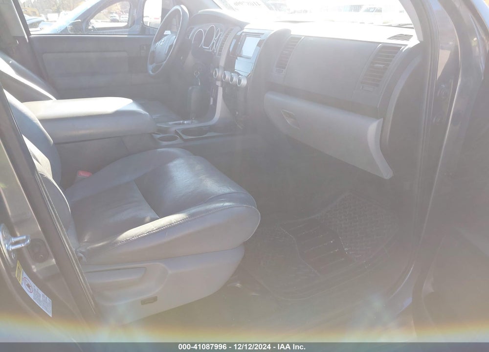2013 TOYOTA SEQUOIA SR5 5.7L V8 VIN: 5TDZY5G19DS045789