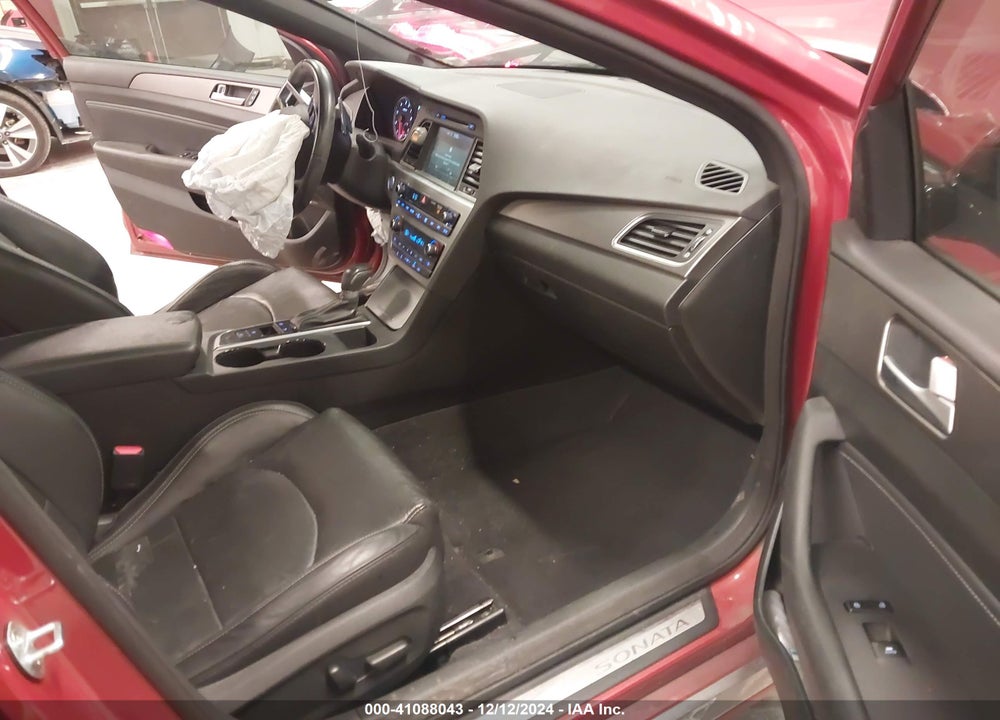 2015 HYUNDAI SONATA VIN: 5NPE34AB2FH160560