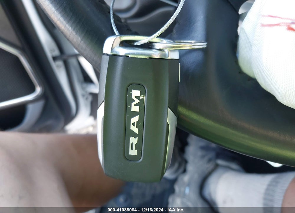 2022 RAM 1500 VIN: 1C6SRFJTXNN481824