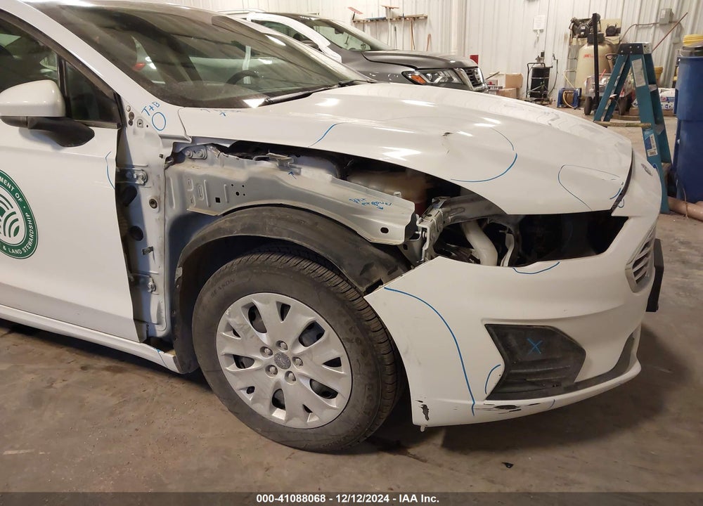 2019 FORD FUSION S VIN: 3FA6P0G77KR278217