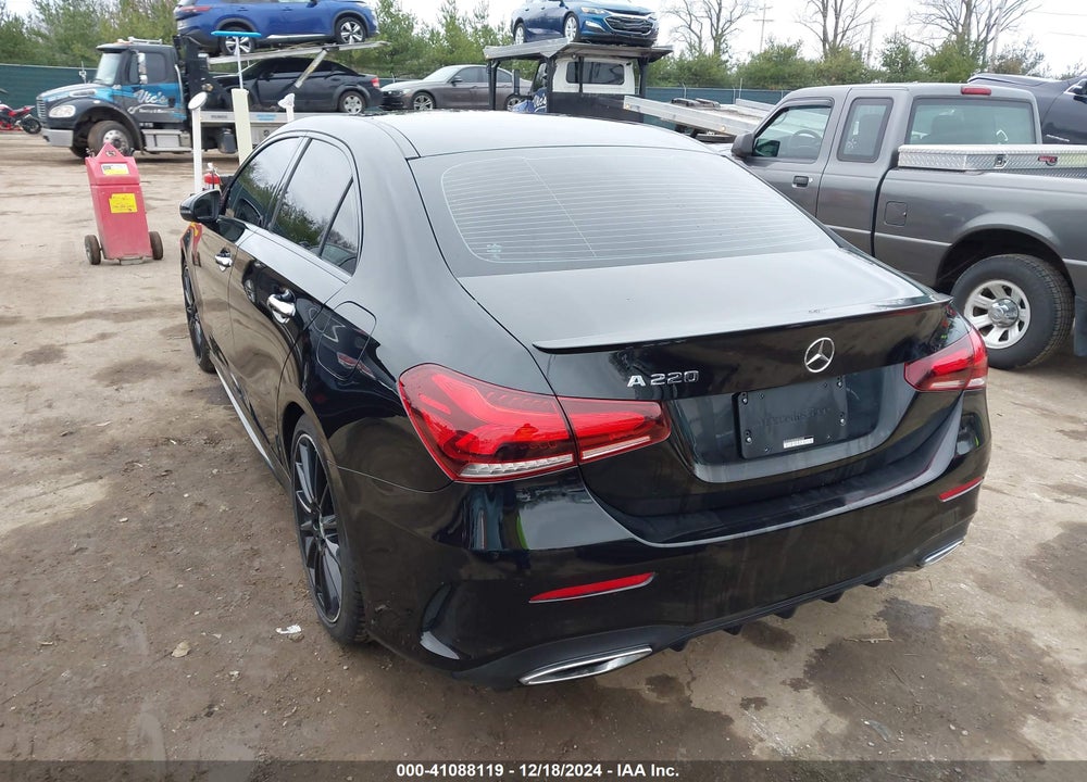 2019 MERCEDES-BENZ A 220 VIN: WDD3G4EB3KW006620