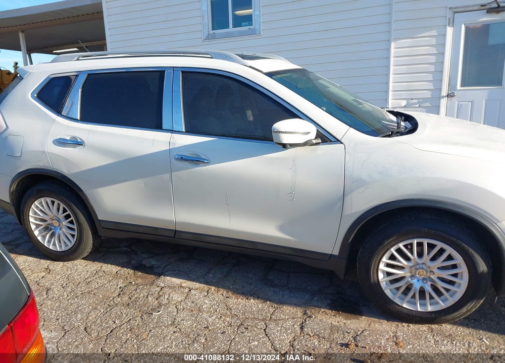 2016 NISSAN ROGUE SV VIN: 5N1AT2MT2GC840202