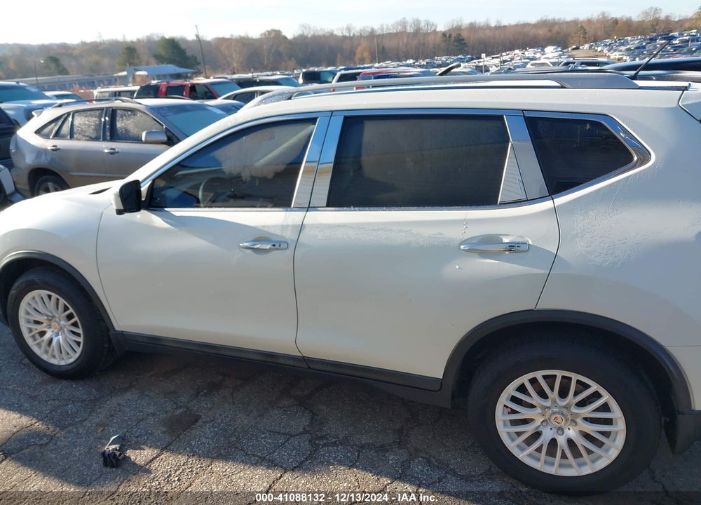 2016 NISSAN ROGUE SV VIN: 5N1AT2MT2GC840202