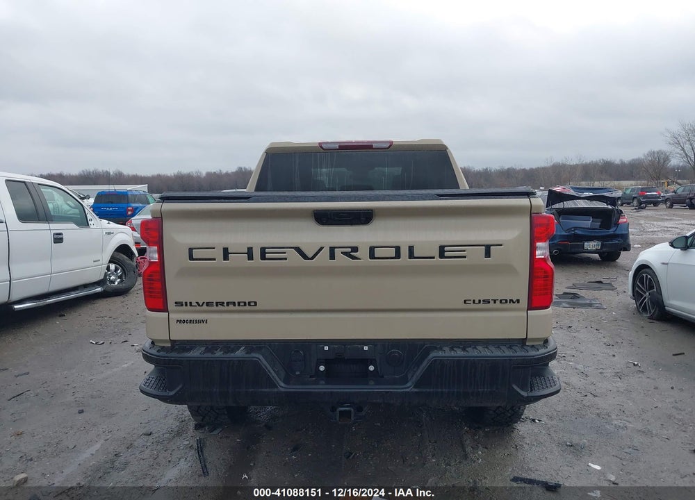 2022 CHEVROLET SILVERADO 1500 4WD SHORT BED CUSTOM TRAIL BOSS VIN: 3GCPDCEK8NG636537