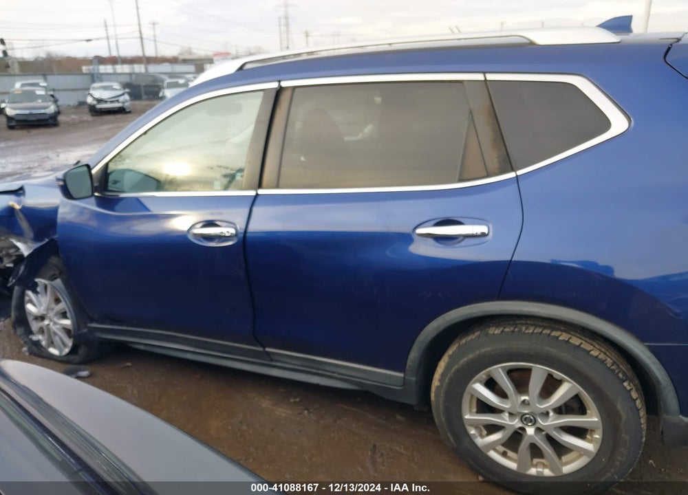 2018 NISSAN ROGUE SV VIN: KNMAT2MV5JP593909