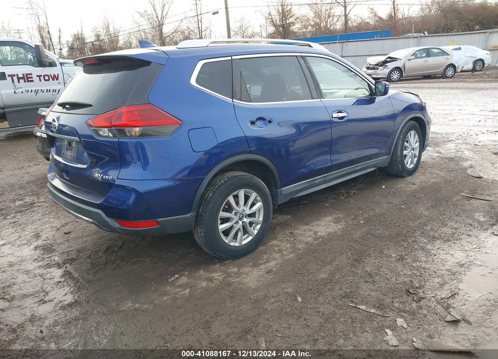 2018 NISSAN ROGUE SV VIN: KNMAT2MV5JP593909