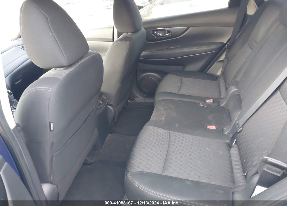2018 NISSAN ROGUE SV VIN: KNMAT2MV5JP593909