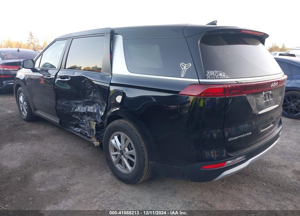 2022 KIA CARNIVAL MPV LX SEAT PACKAGE VIN: KNDNB4H31N6148412