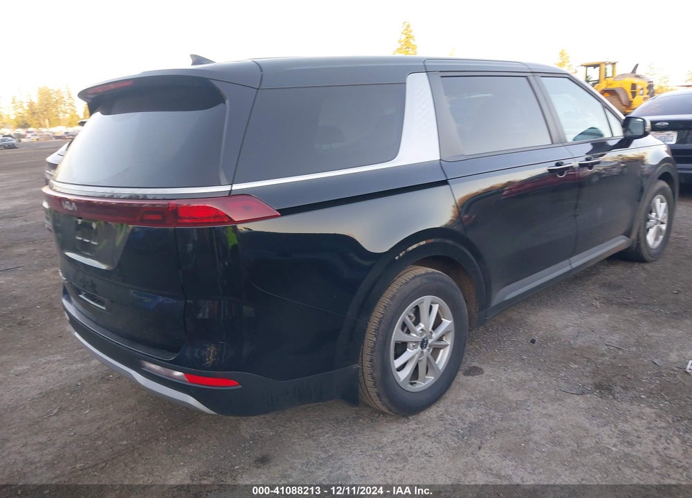 2022 KIA CARNIVAL MPV LX SEAT PACKAGE VIN: KNDNB4H31N6148412