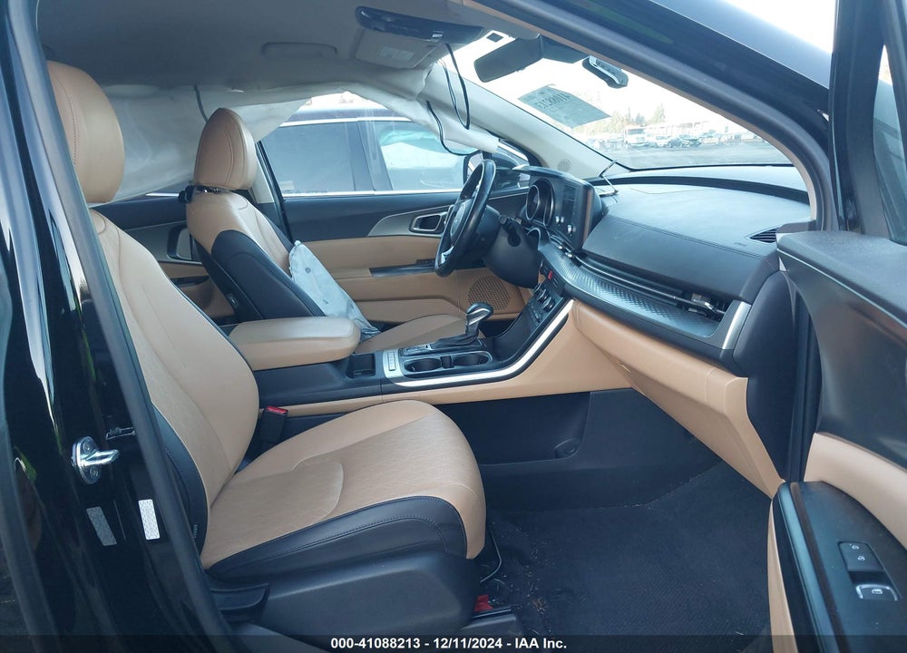 2022 KIA CARNIVAL MPV LX SEAT PACKAGE VIN: KNDNB4H31N6148412
