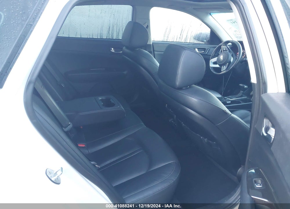 2019 KIA OPTIMA EX VIN: 5XXGU4L13KG303631