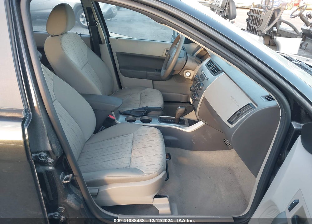 2010 FORD FOCUS SE VIN: 1FAHP3FN7AW199880