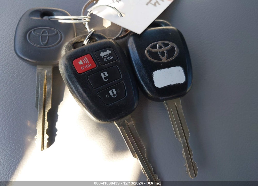 2017 TOYOTA CAMRY SE VIN: 4T1BF1FK1HU390810