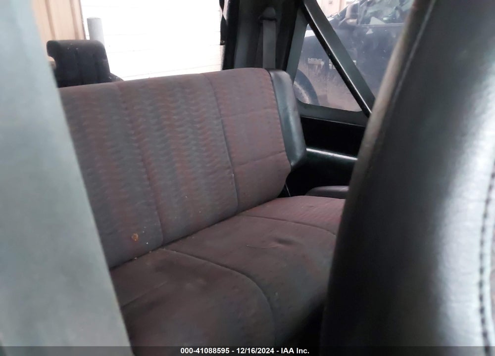 2000 JEEP WRANGLER SPORT VIN: 1J4FA49S9YP765272