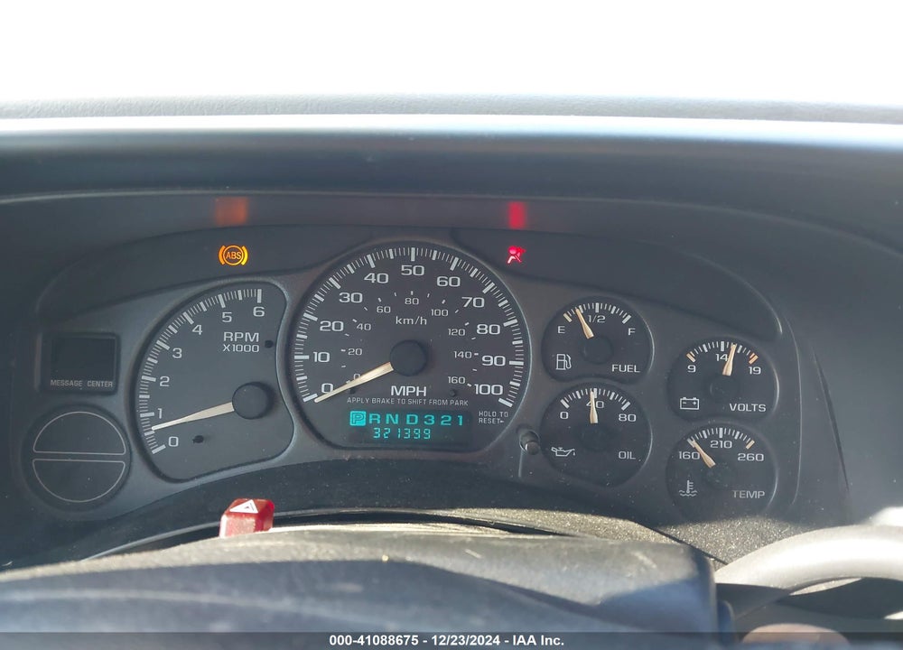 2002 CHEVROLET TAHOE LT VIN: 1GNEK13Z82R218189