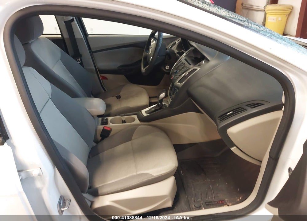 2014 FORD FOCUS SE VIN: 1FADP3K27EL438586