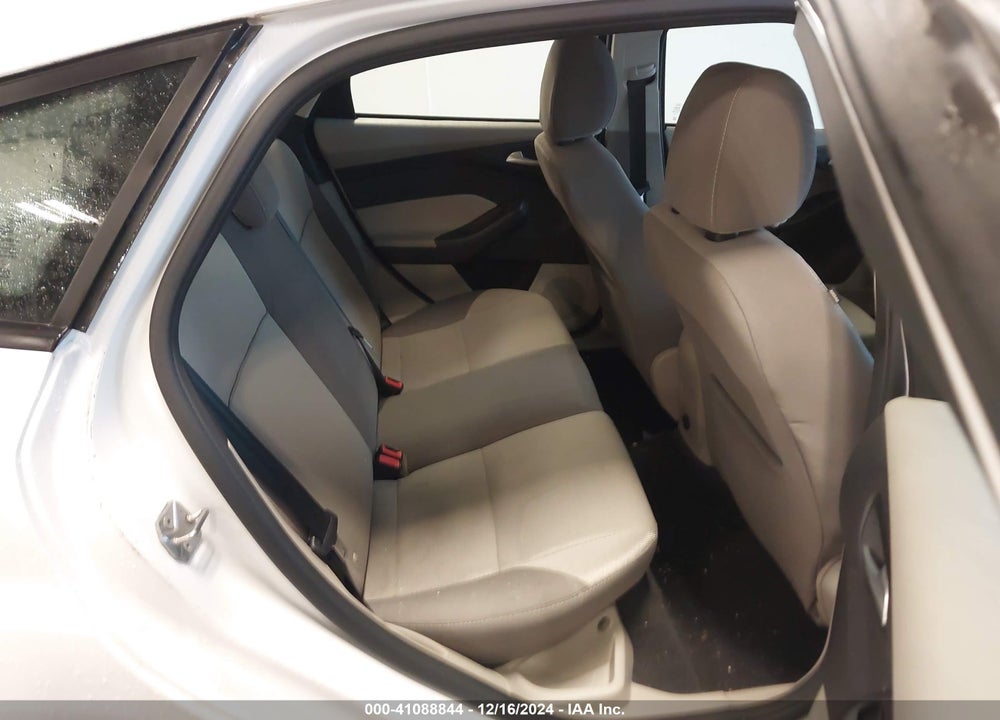 2014 FORD FOCUS SE VIN: 1FADP3K27EL438586