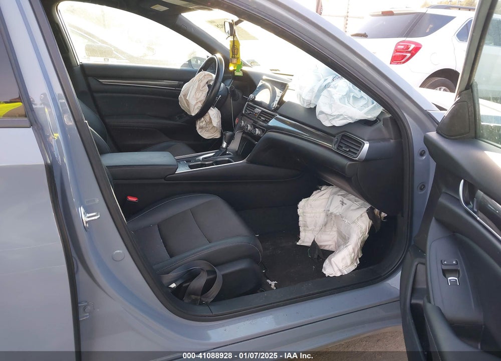 2022 HONDA ACCORD VIN: 1HGCV1F35NA020205