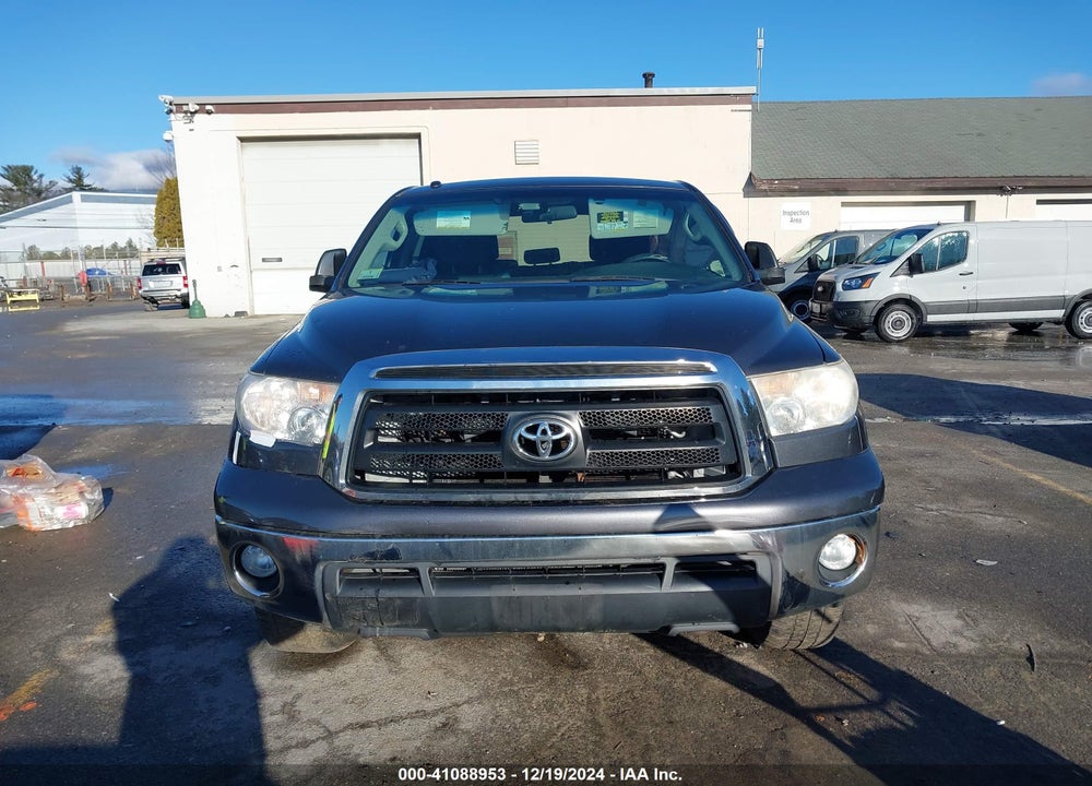 2011 TOYOTA TUNDRA GRADE 5.7L V8 VIN: 5TFDY5F11BX206011