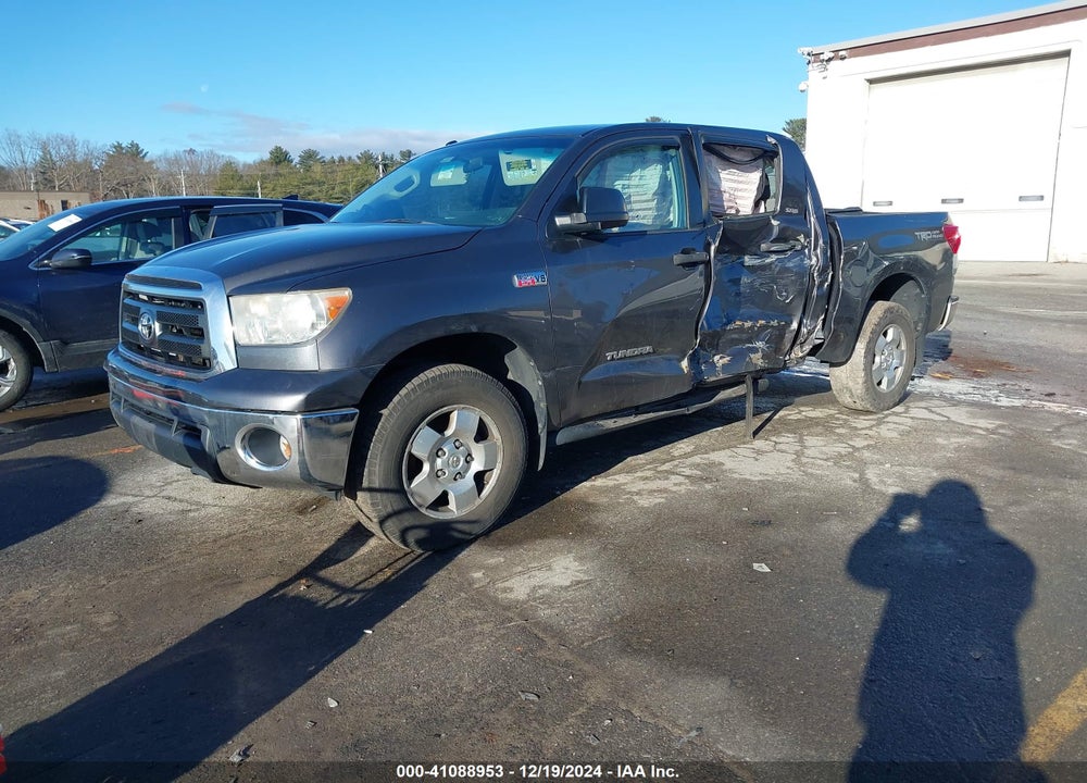 2011 TOYOTA TUNDRA GRADE 5.7L V8 VIN: 5TFDY5F11BX206011
