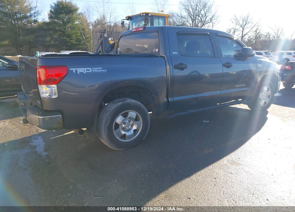 2011 TOYOTA TUNDRA GRADE 5.7L V8 VIN: 5TFDY5F11BX206011