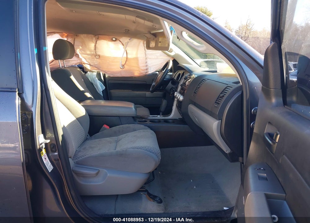 2011 TOYOTA TUNDRA GRADE 5.7L V8 VIN: 5TFDY5F11BX206011