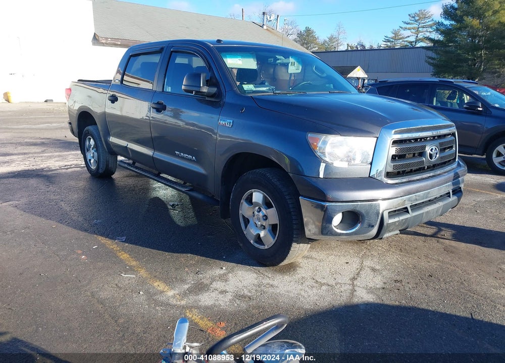 2011 TOYOTA TUNDRA GRADE 5.7L V8 VIN: 5TFDY5F11BX206011