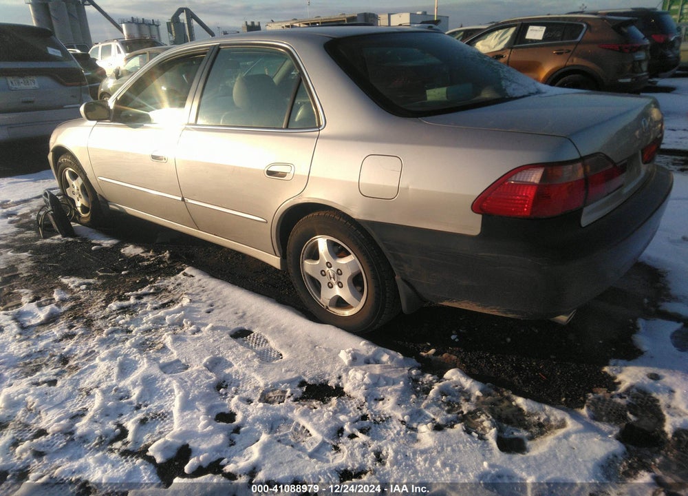 1998 HONDA ACCORD EX V6 VIN: 1HGCG1655WA001814