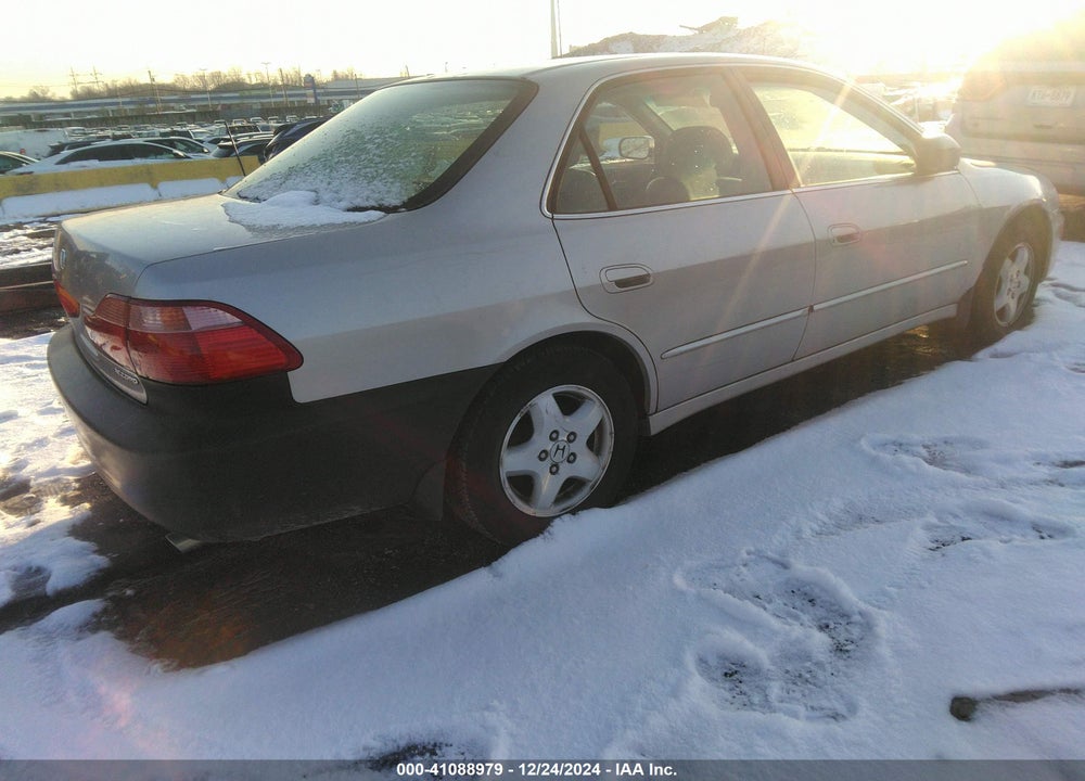 1998 HONDA ACCORD EX V6 VIN: 1HGCG1655WA001814