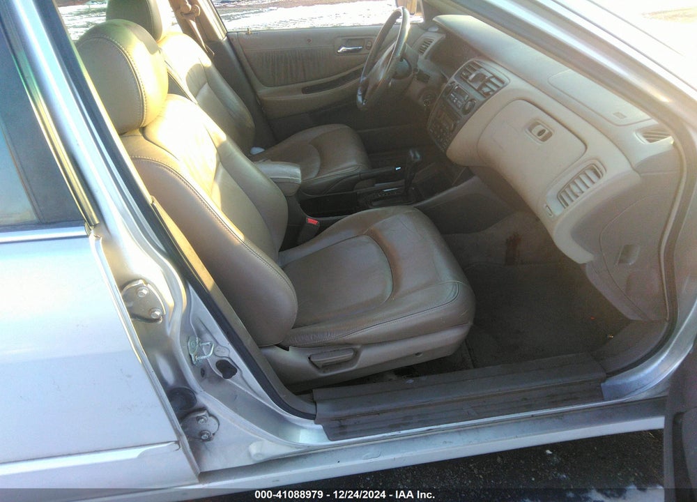 1998 HONDA ACCORD EX V6 VIN: 1HGCG1655WA001814
