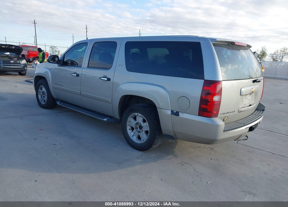 2008 CHEVROLET SUBURBAN 1500 LT VIN: 3GNFC16008G216105