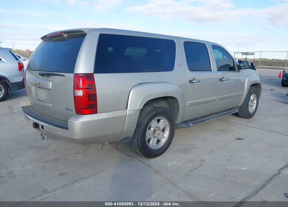 2008 CHEVROLET SUBURBAN 1500 LT VIN: 3GNFC16008G216105