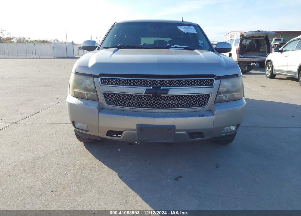 2008 CHEVROLET SUBURBAN 1500 LT VIN: 3GNFC16008G216105