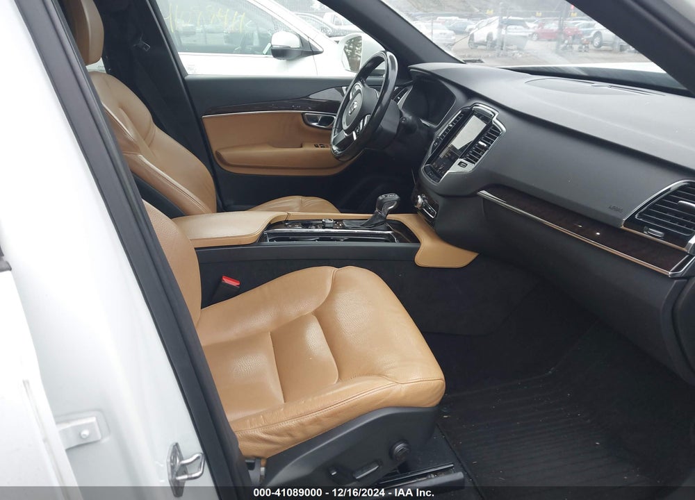 2017 VOLVO XC90 T6 MOMENTUM VIN: YV4A22PK2H1168064