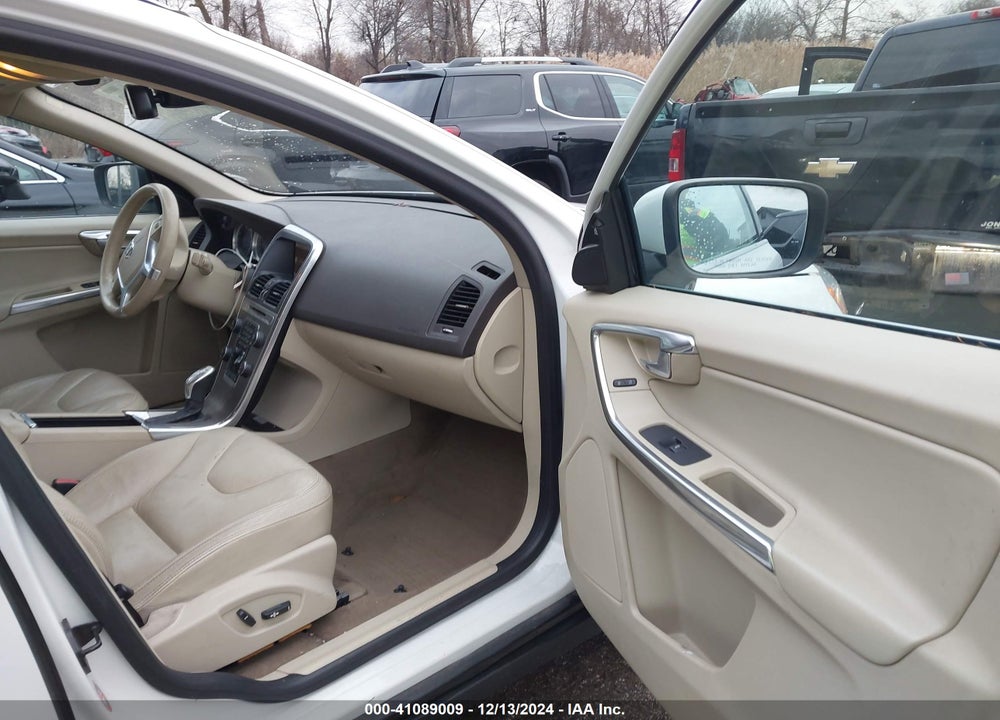 2013 VOLVO XC60 VIN: YV4940DZ7D2371796