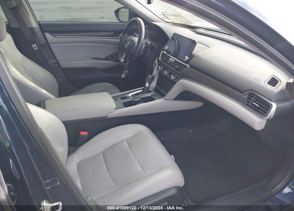 2018 HONDA ACCORD VIN: 1HGCV1F93JA185586
