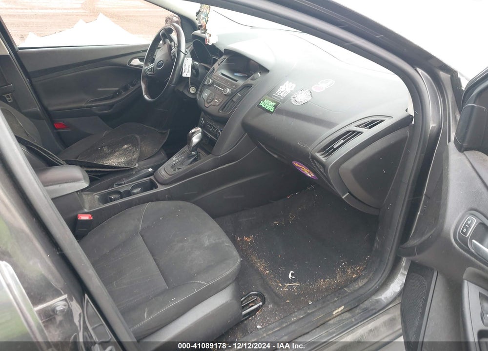 2015 FORD FOCUS SE VIN: 1FADP3F20FL340589