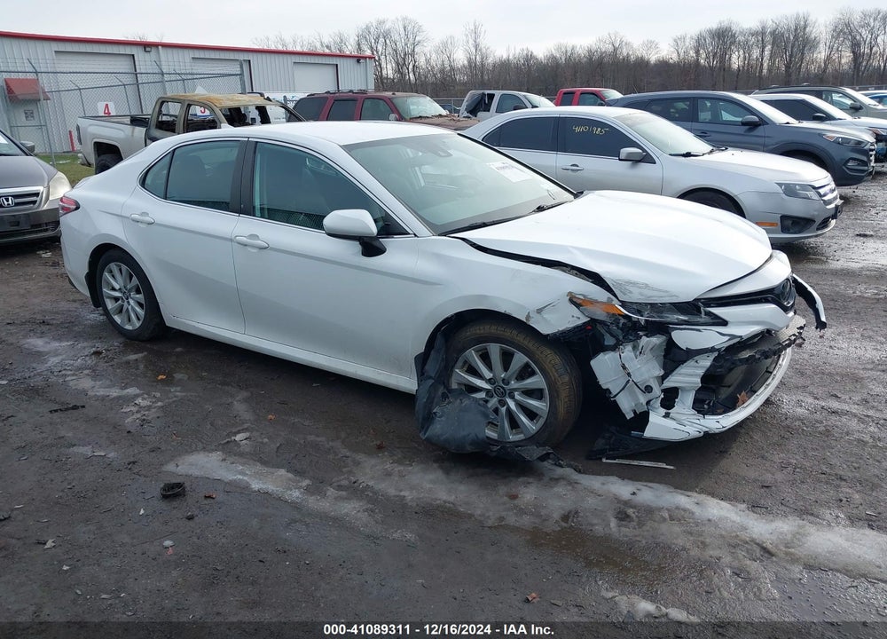 2020 TOYOTA CAMRY LE VIN: 4T1C11AK5LU860761