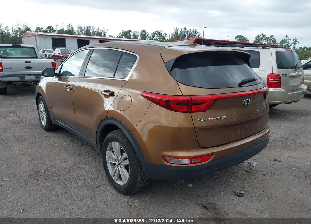 2018 KIA SPORTAGE LX VIN: KNDPM3AC7J7331616