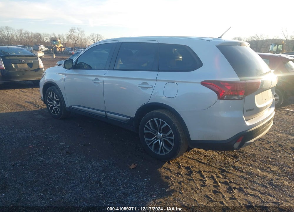 2016 MITSUBISHI OUTLANDER SE VIN: JA4AD3A36GZ020286