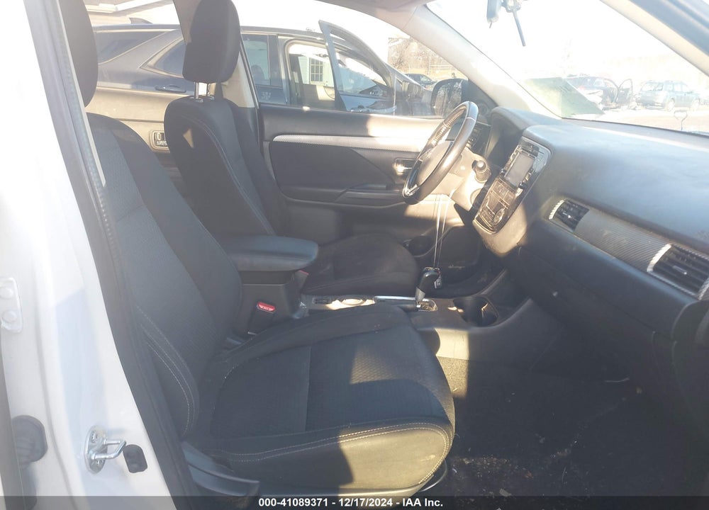 2016 MITSUBISHI OUTLANDER SE VIN: JA4AD3A36GZ020286