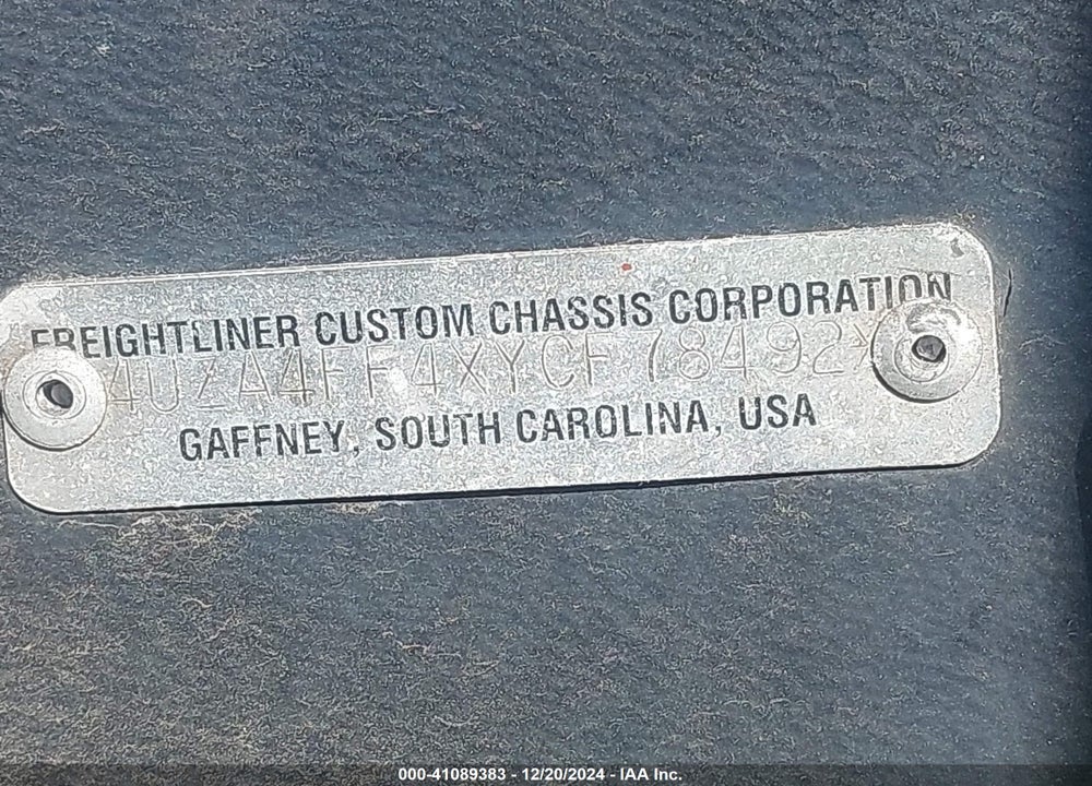 2000 FREIGHTLINER CHASSIS M LINE WALK-IN VAN VIN: 4UZA4FF4XYCF78492