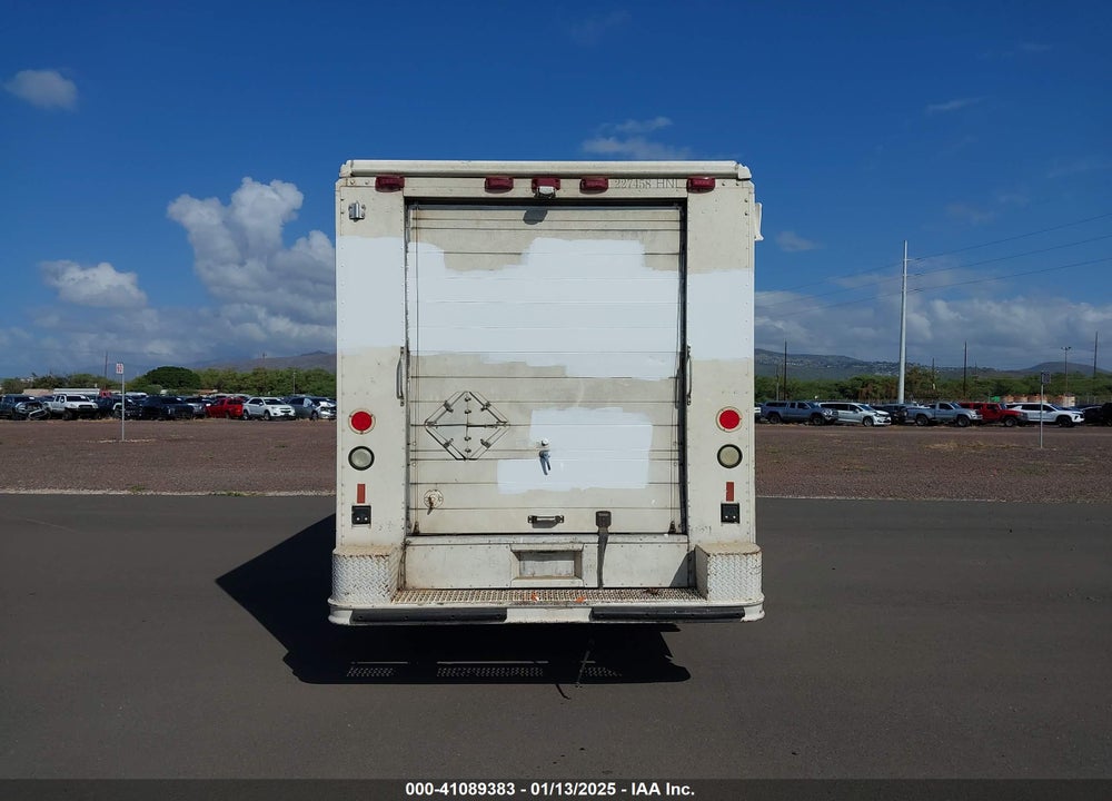 2000 FREIGHTLINER CHASSIS M LINE WALK-IN VAN VIN: 4UZA4FF4XYCF78492
