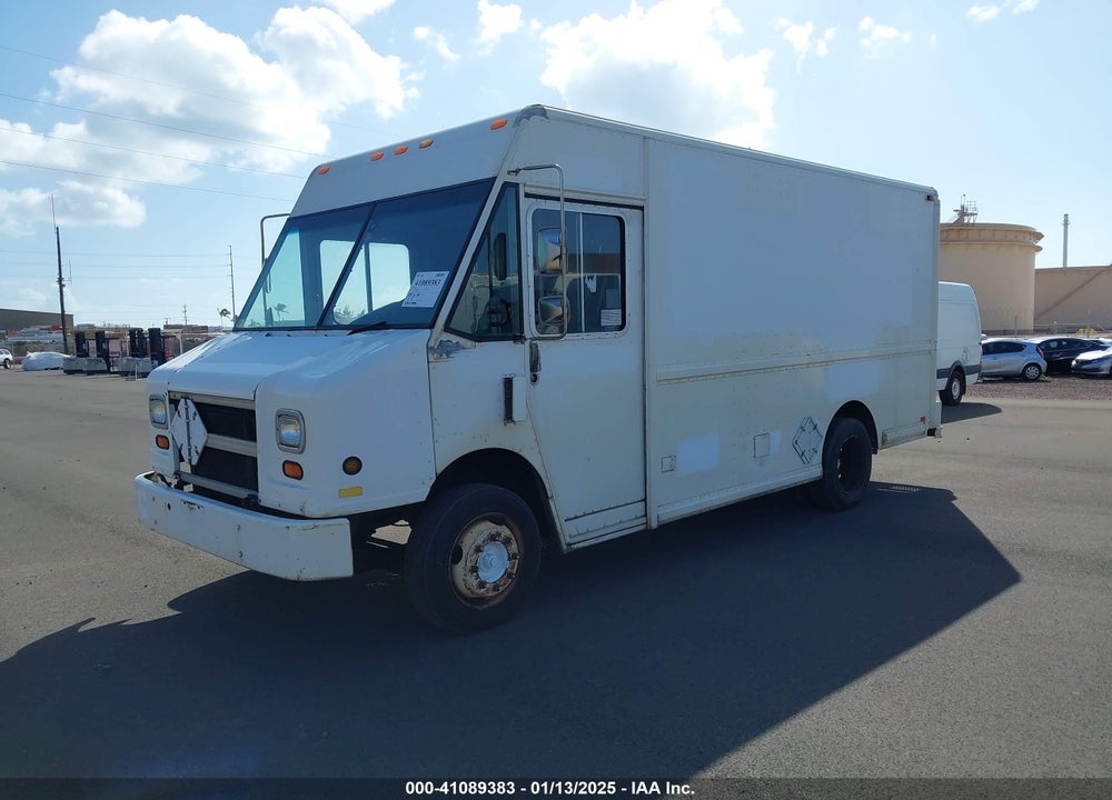 2000 FREIGHTLINER CHASSIS M LINE WALK-IN VAN VIN: 4UZA4FF4XYCF78492