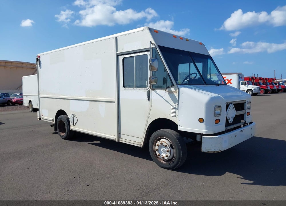2000 FREIGHTLINER CHASSIS M LINE WALK-IN VAN VIN: 4UZA4FF4XYCF78492
