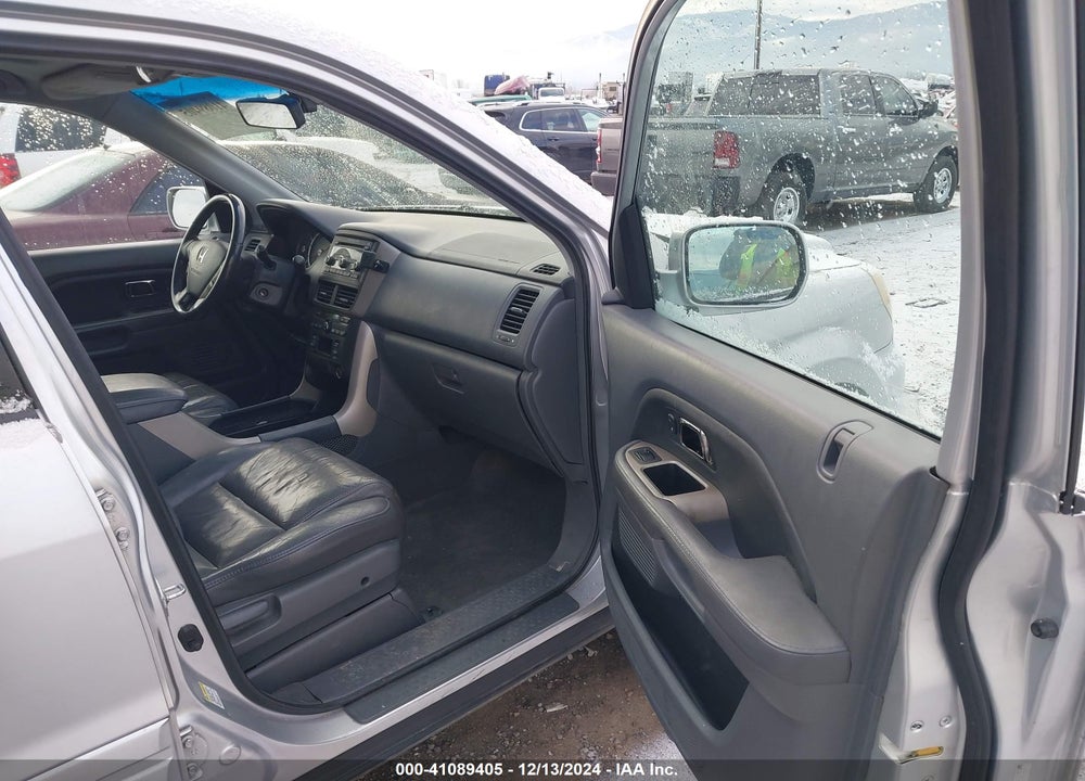 2006 HONDA PILOT EX-L VIN: 5FNYF28526B006311