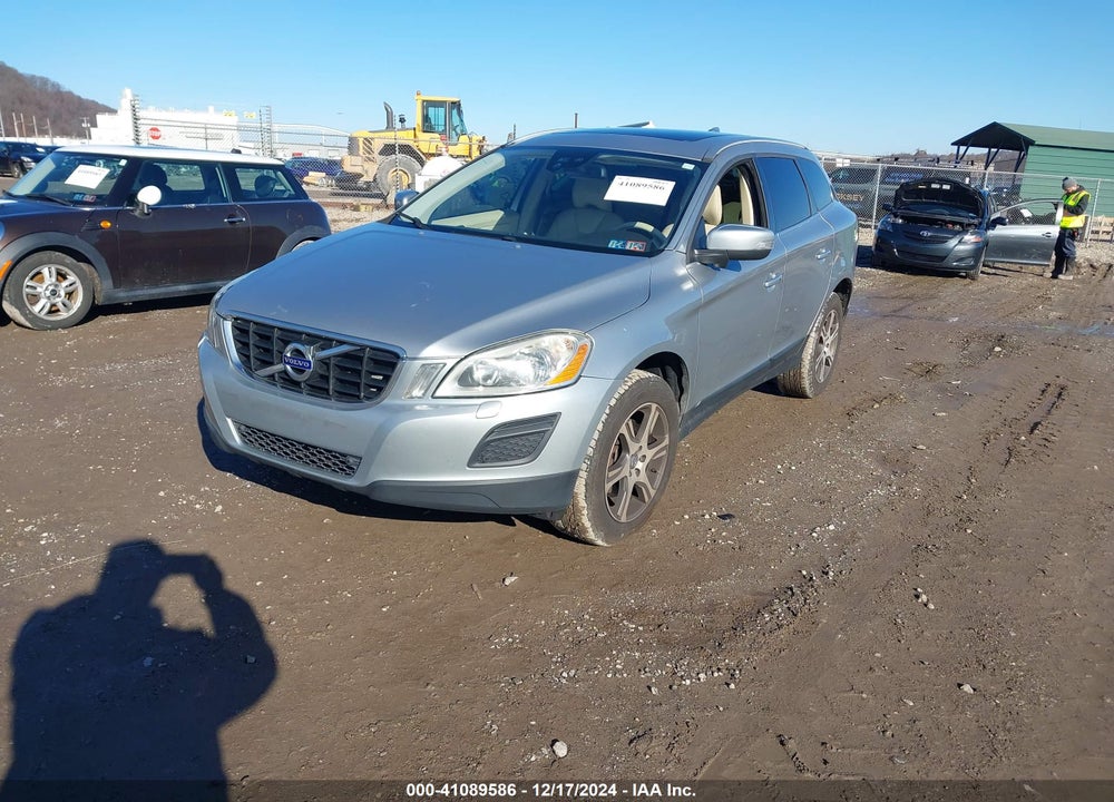 2012 VOLVO XC60 T6 R-DESIGN VIN: YV4902DZ1C2257413