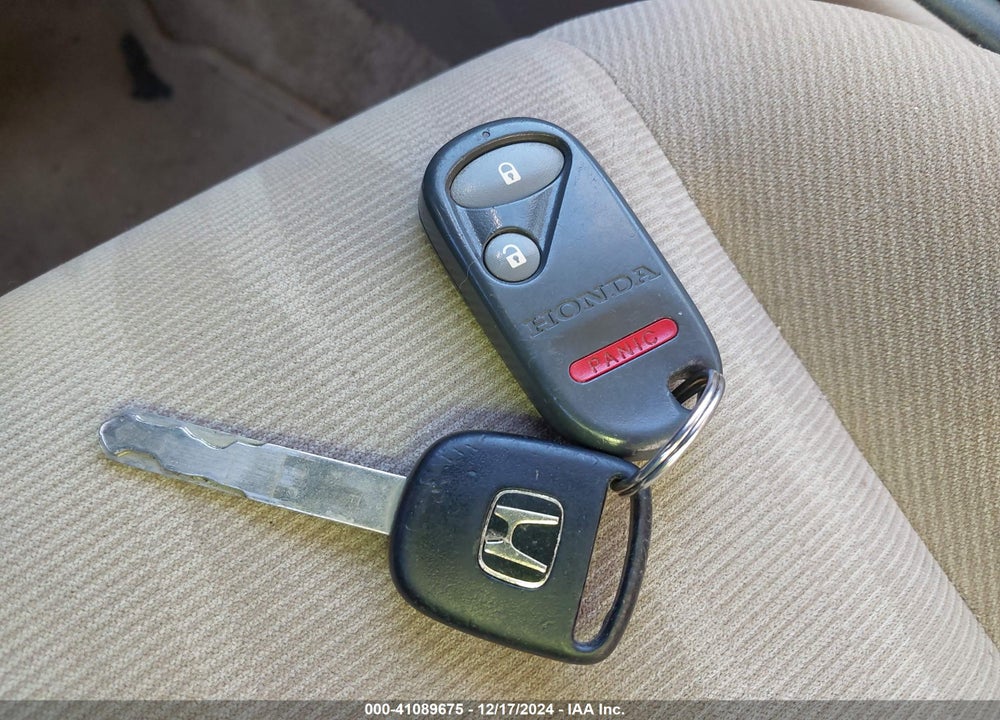 2005 HONDA CIVIC LX VIN: 2HGES16535H530668